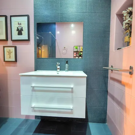 Апартаменты Unique & Enchanting 2bedroom With Jacuzzi Goslm-14