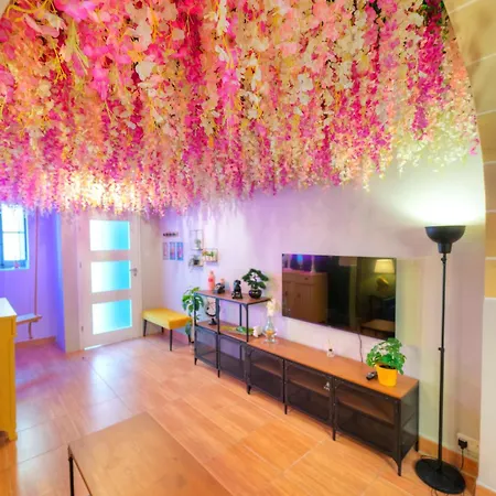 Unique & Enchanting 2bedroom With Jacuzzi Goslm-14 Apartment